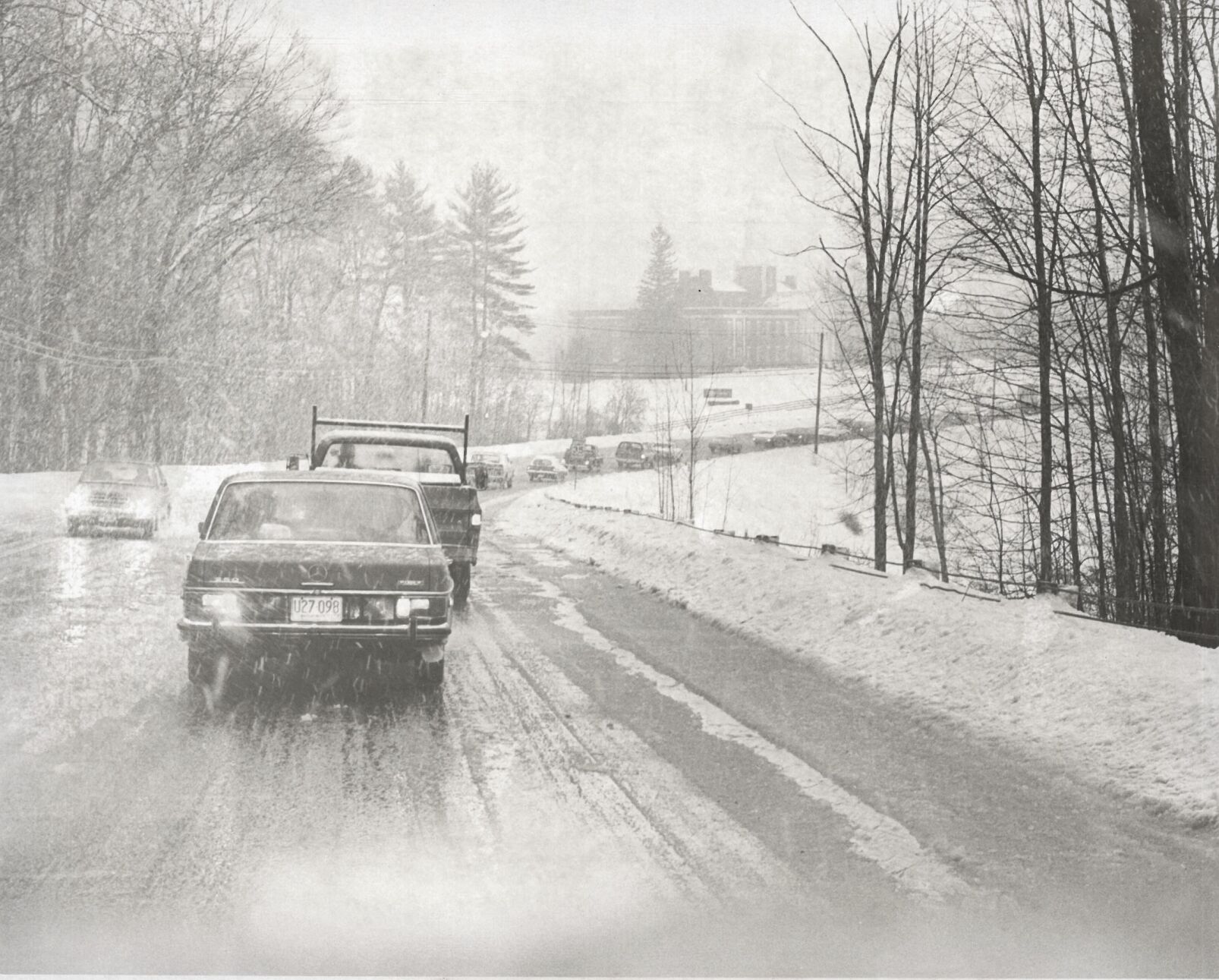 Snowy roads causes traffic delays